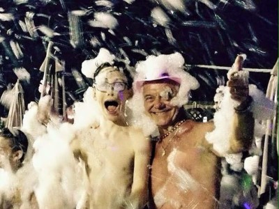 Schiuma Party al Bagno Onda Blu